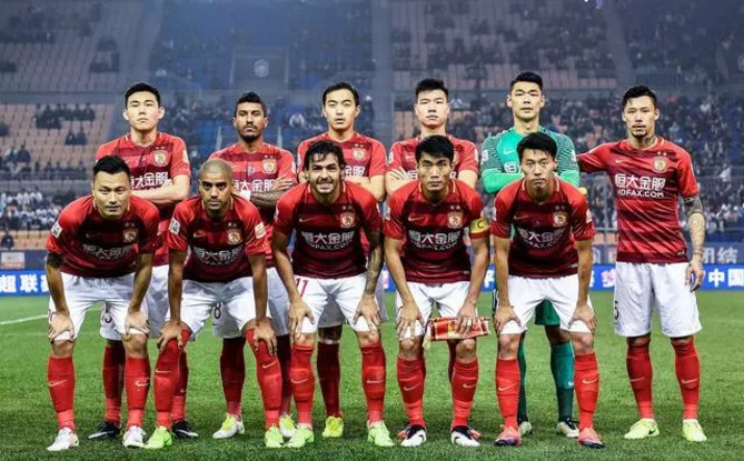 乎是每场比